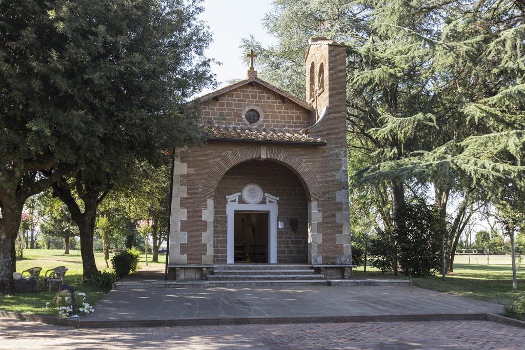 Antico Borgo Di Sutri Hotel Exterior photo